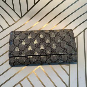 🔥 Authentic Gucci GG Supreme Bees Flap Long Wallet in Beige 🔥❤️